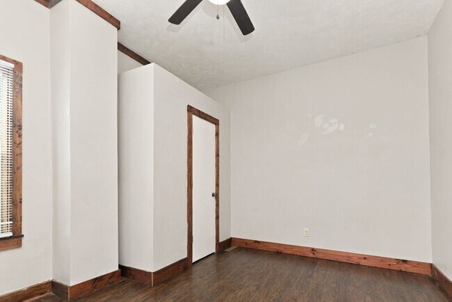 Building Photo - 233 Bellevue Ave
