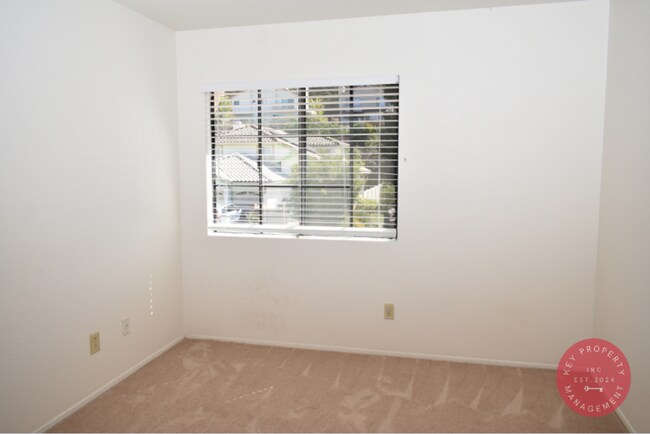 Building Photo - For Rent – Spacious 3 Bedroom, 2.5 Bath Ho...