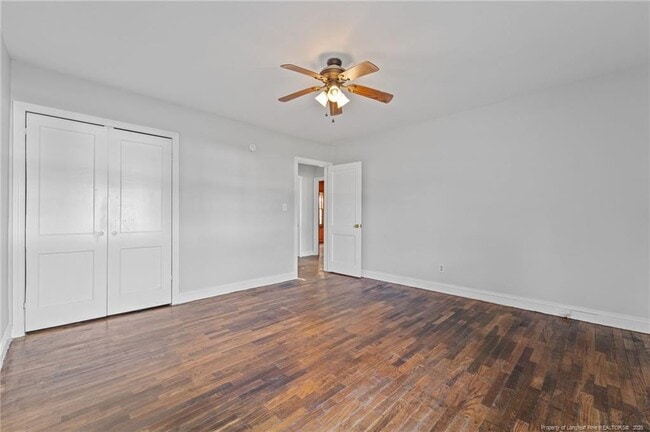 Building Photo - 821 Sandalwood Dr