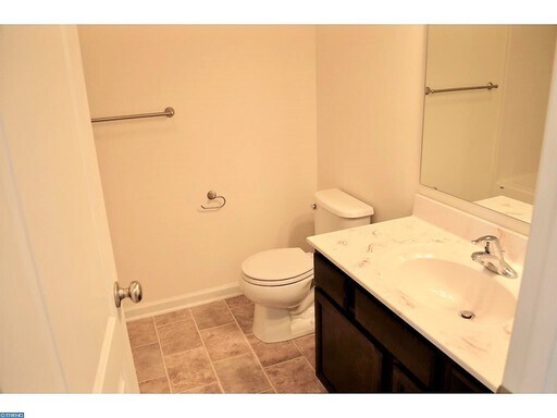 Building Photo - Beautiful Duplex in Water's Edge