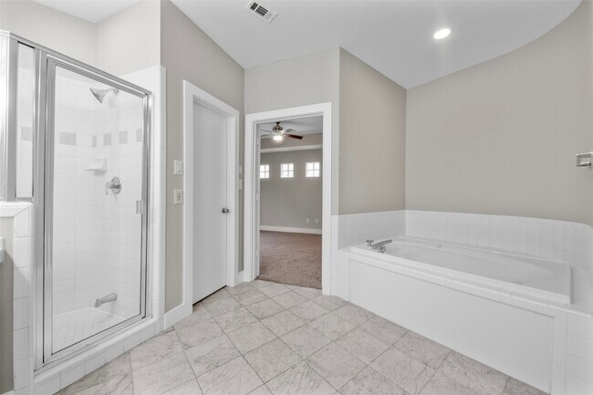 Building Photo - 9716 Linkmeadow Ln