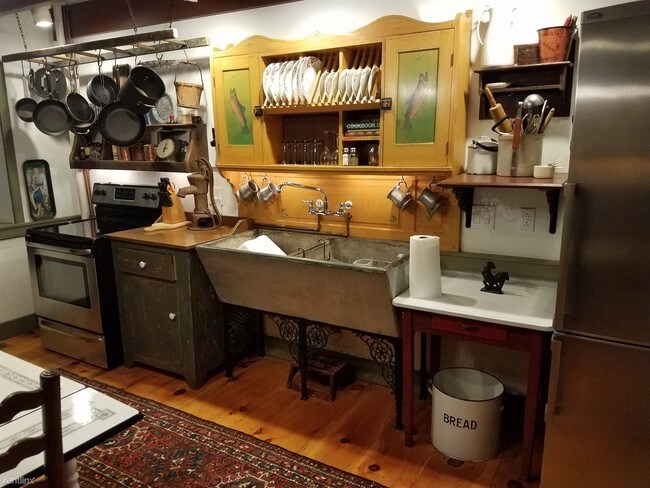 Building Photo - 1 br, 1 bath House - Etna Furnace Guest House