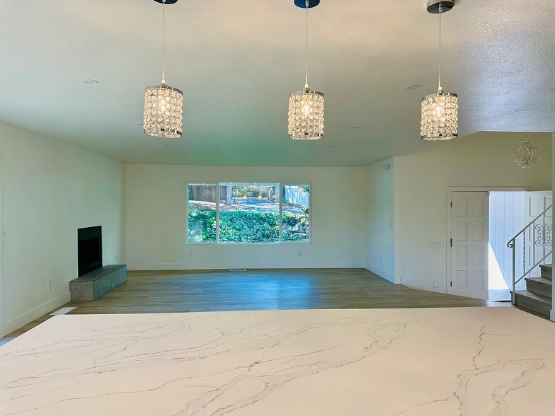 Building Photo - 604 Los Olivos Rd