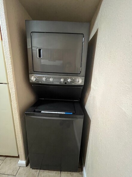 Building Photo - 3243 Nacogdoches Rd