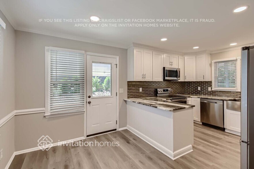 Building Photo - 6837 Van De Rohe Dr
