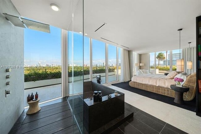 Building Photo - 4701 Meridian Ave