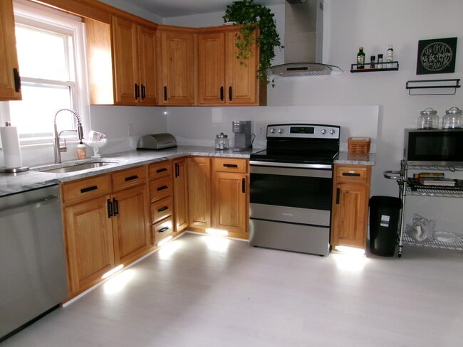 Building Photo - 3 Talbot Ave