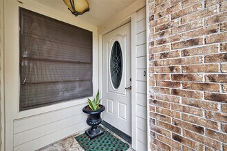 Building Photo - 17010 Bentana Ct