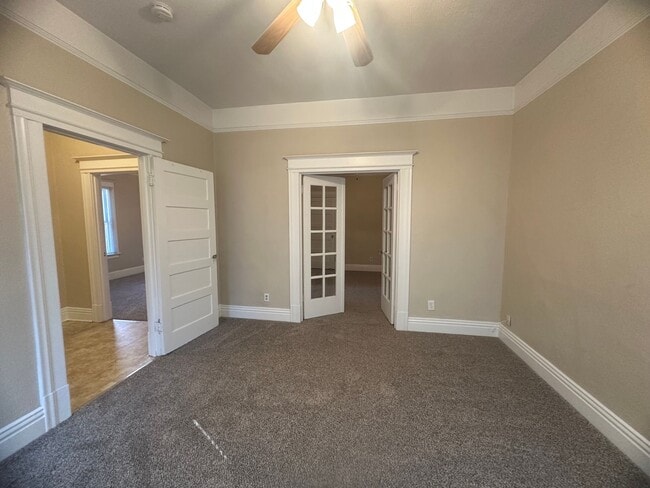 Building Photo - Updated 2 Bedroom with Office and Yard in the Heart of Midtown