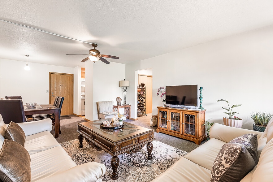 Building Photo - Hickman Hill Apartments HEAT & WATER INCLUDED