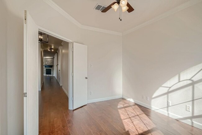 Building Photo - 8008 Serenity Way