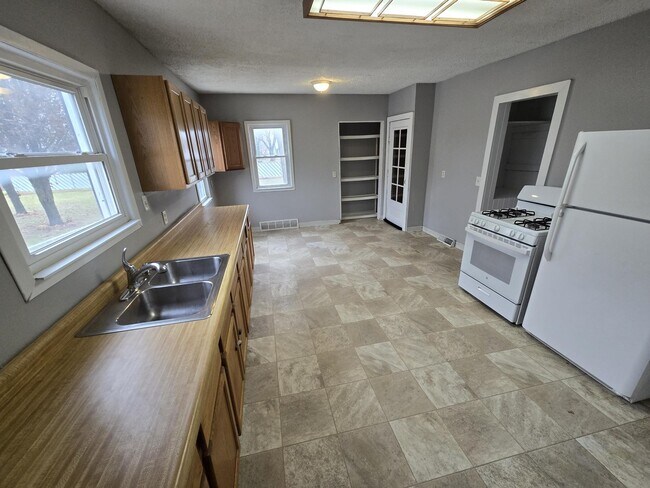 Building Photo - 2620 37th Ave