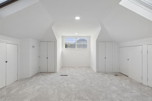 Building Photo - 6 St Laurent Pl