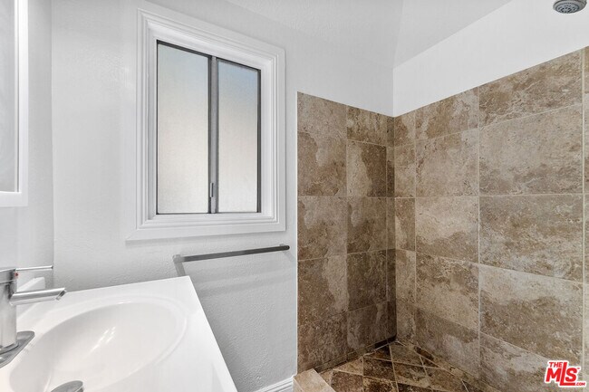 Building Photo - 2723 Ballard St