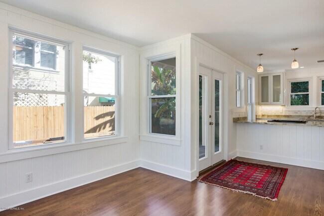 Building Photo - 150 2nd St