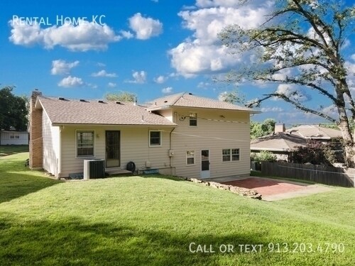 Building Photo - 9151 Somerset Dr