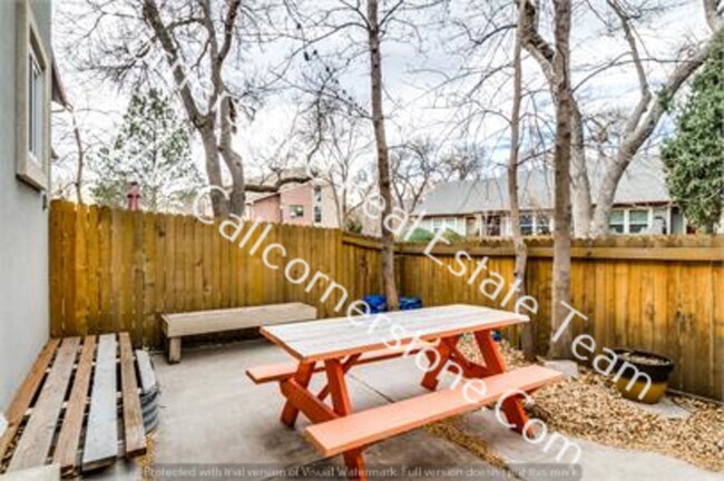 Building Photo - 667 Shooks Ln