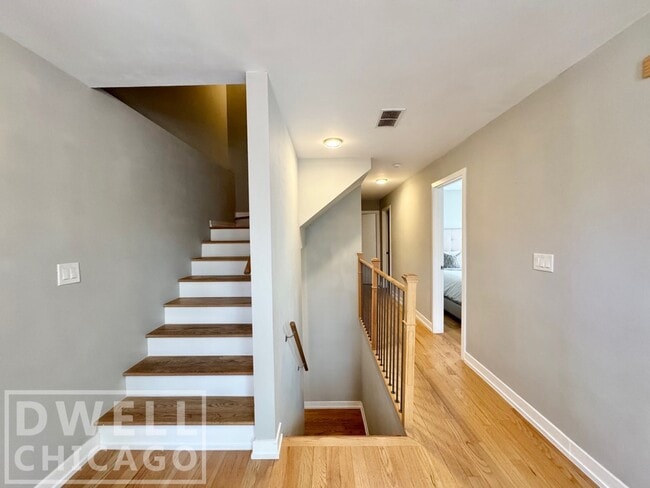 Building Photo - 2550 W Thomas St