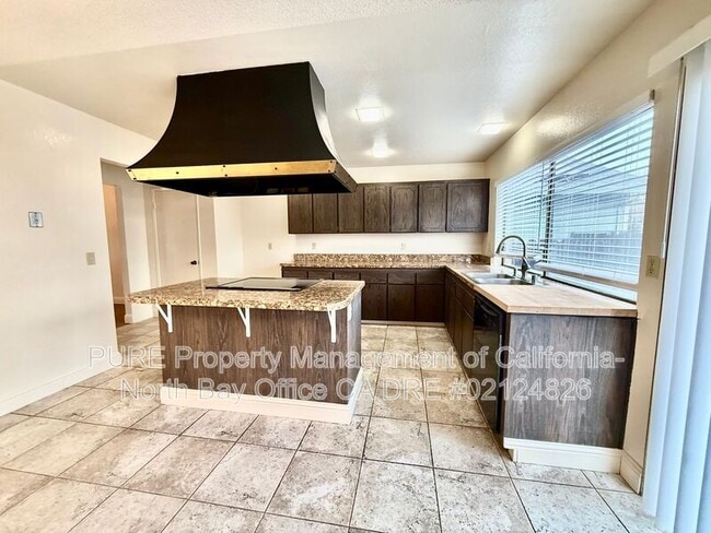 Building Photo - 804 Parent Way