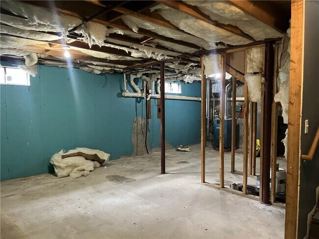 Building Photo - 11 Newcomb St