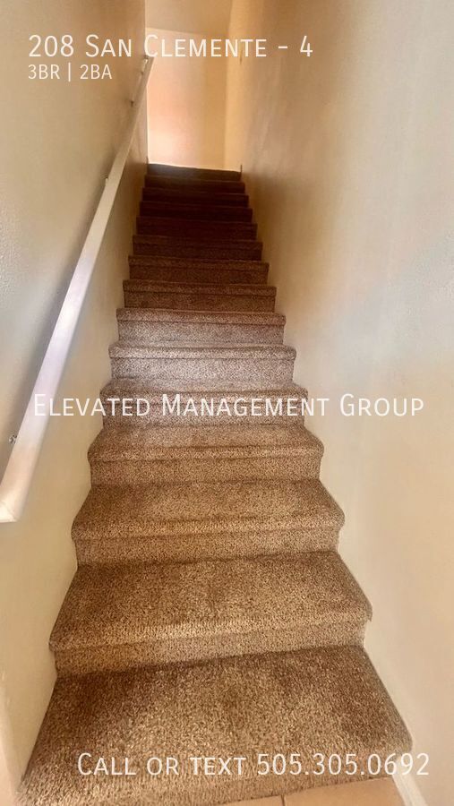 Building Photo - 208 San Clemente Ave