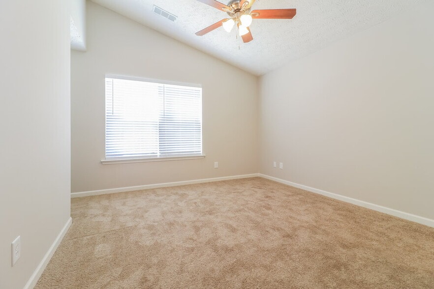 Building Photo - 141 Oak Grove Pl