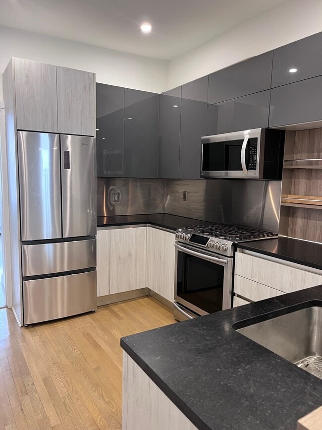 Building Photo - 259 12th St