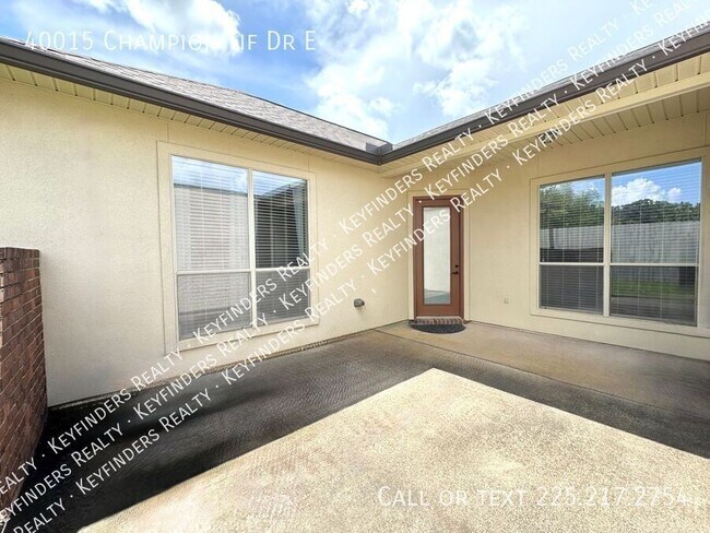 Building Photo - 40015 Champion Tif Dr E