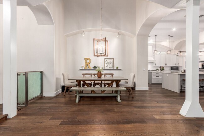 Building Photo - Beautiful 6-bedroom basement home