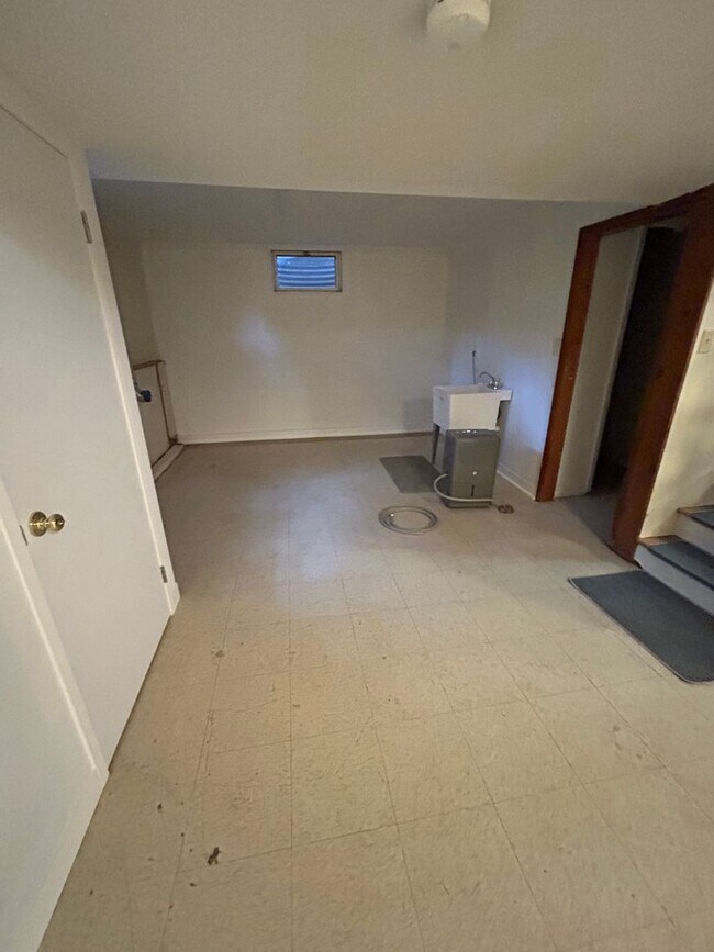 Building Photo - Charming 3 Bedroom Brick Ranch in Park Forest