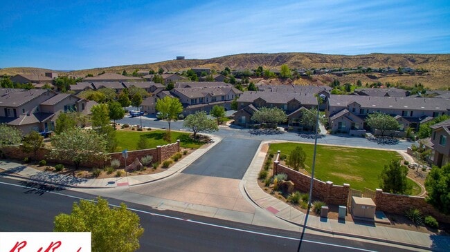 Building Photo - 3 Bedroom Furnished Home in Hidden Valley ...