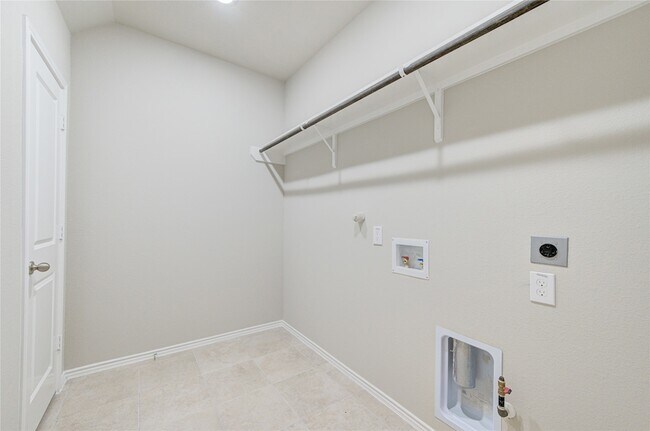 Building Photo - 8914 Granary Gate Ln