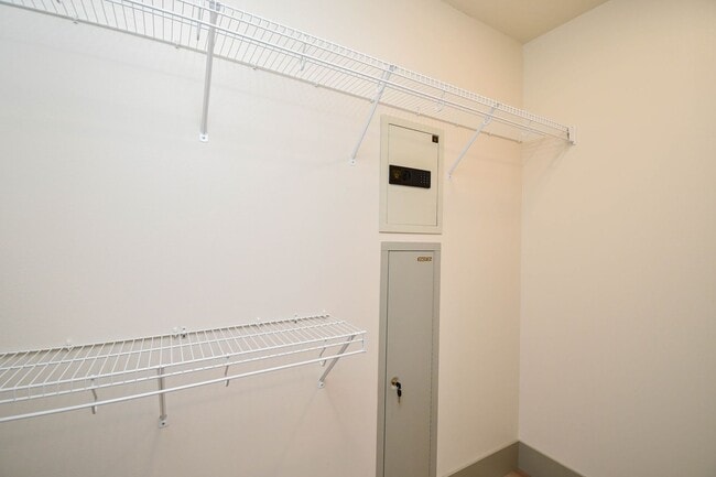Building Photo - 5109 Manchester Ct