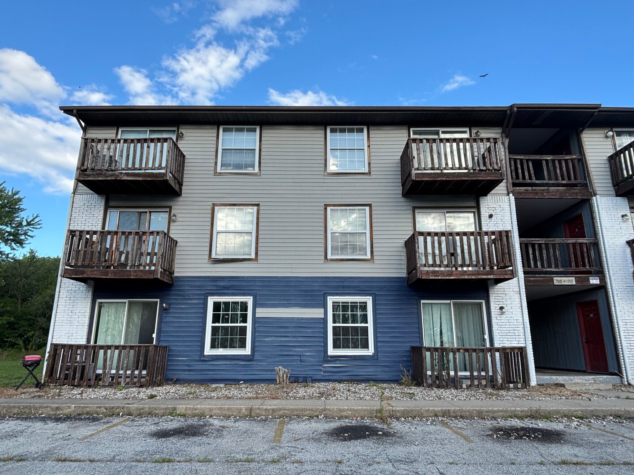 Building Photo - 320 Brown St St