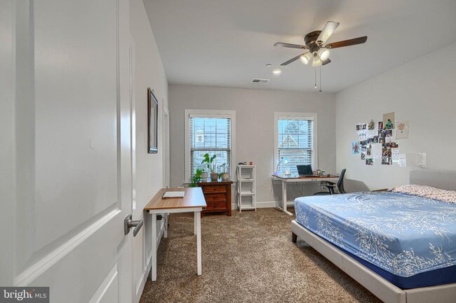 Building Photo - 7142 Starmount Ct