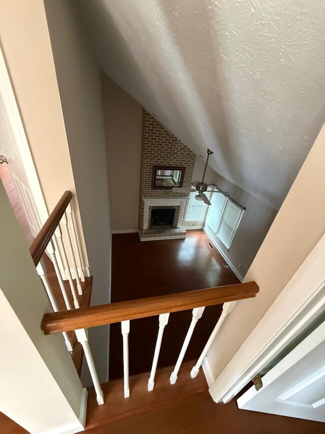 Building Photo - 7574 Allenwood Ct