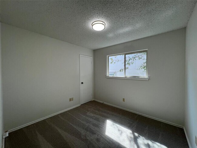 Building Photo - 11510 Powder Mill Trail