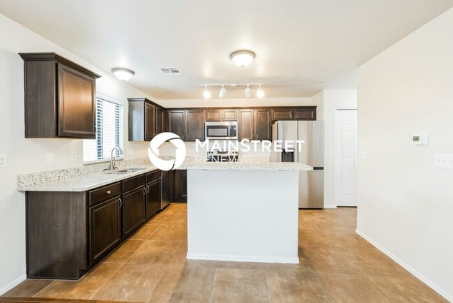 Building Photo - 3 Bedroom Pet-Friendly Home in VAIL, AZ with Main Street Renewal