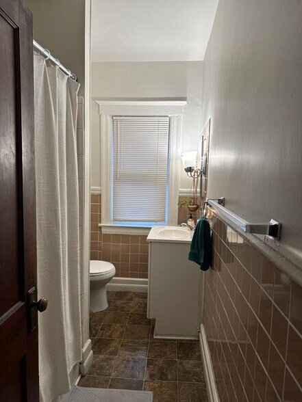 Building Photo - 4431 Commonwealth St