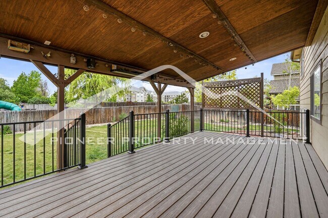 Building Photo - Spacious Home with Central AC and Fenced Yard
