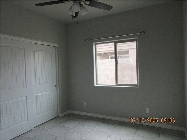 Building Photo - 3555 N Kenneth Rd