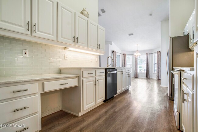 Building Photo - 6115 Sabal Point Cir