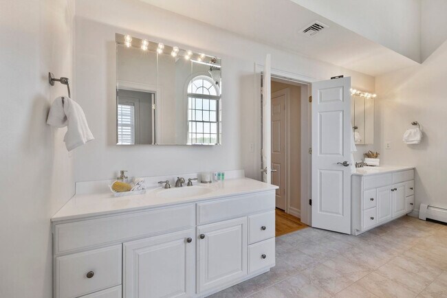 Building Photo - 45 Conklingtown Rd