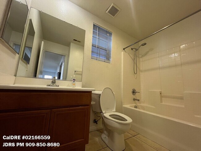 Building Photo - Riverside 5 Bedroom Home