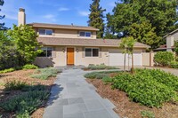 Building Photo - Remodeled 3-Bedroom 2.5-Bathroom Barron Park Home