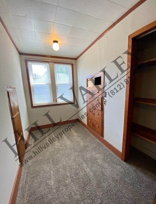 Building Photo - Large Two Bedroom Home North