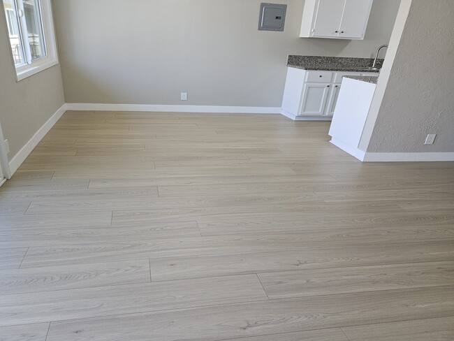 Building Photo - Villa Capri