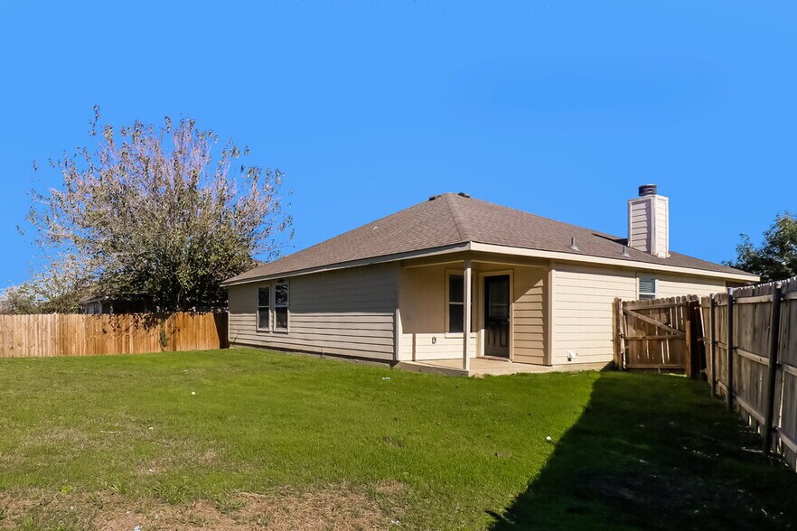 Building Photo - 14101 Black Gold Trail