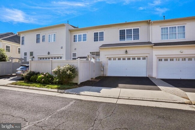 Building Photo - 24906 Earlsford Dr