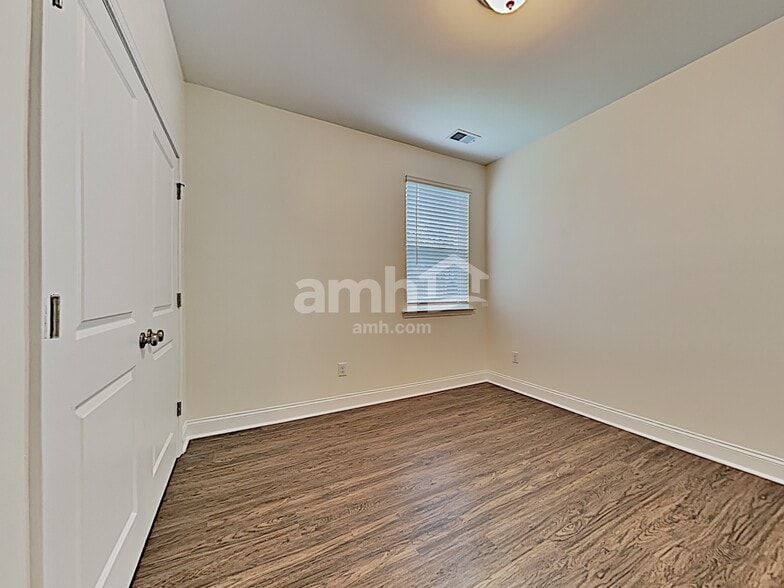 Building Photo - 120 Sweet Gum Dr